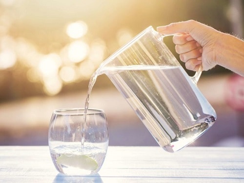 How much water should you drink a day in liters?